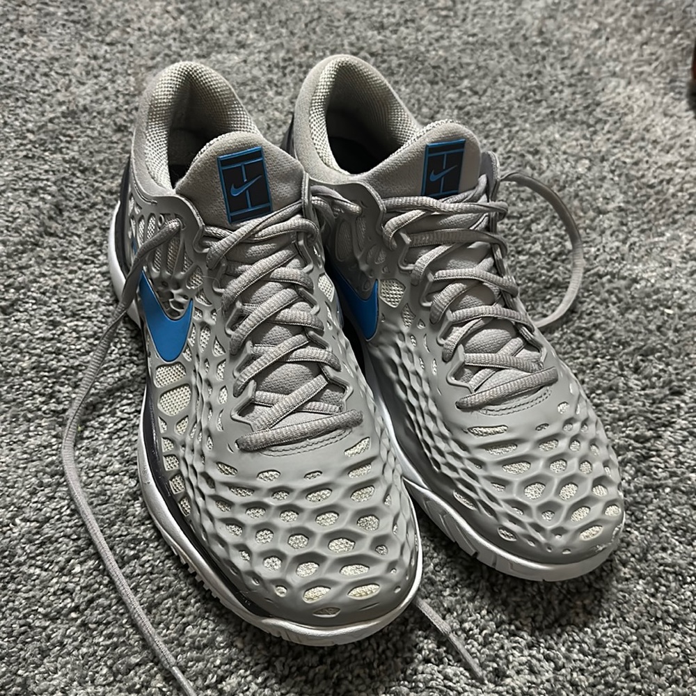 Nike Tennis Shoes